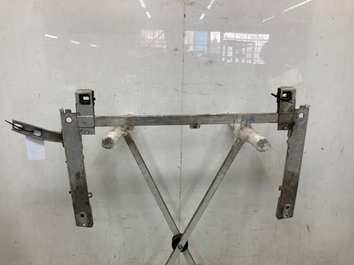 Gebruikte Subframe BMW 1 serie (F40) 118d 2.0 16V Prijs € 170,00 Margeregeling aangeboden door Snuverink Autodemontage