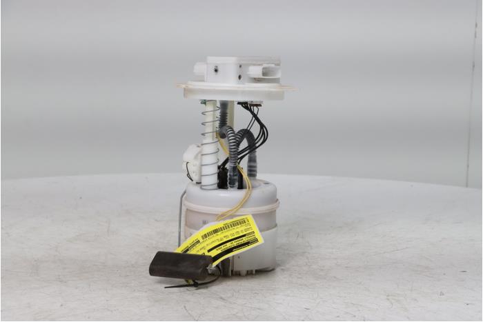 Gebruikte Tank element Pomp Renault Arkana (RJLL) 1.6 E-Tech 145 16V Prijs € 350,00 Margeregeling aangeboden door Snuverink Autodemontage