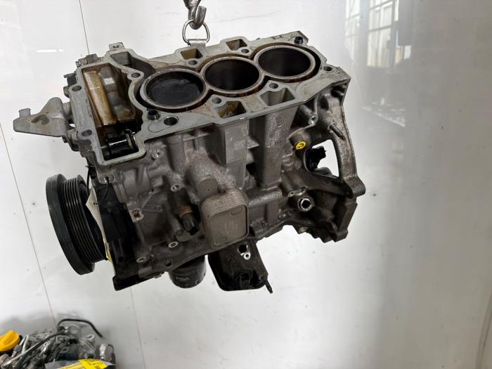 Gebruikte Motor Onderblok Citroen C3 Aircross I (2C/2R) 1.2 e-THP PureTech 130 Prijs € 350,00 Margeregeling aangeboden door Snuverink Autodemontage