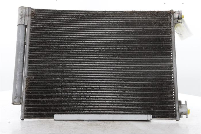 Gebruikte Airco Condensor Renault Megane IV Estate (RFBK) 1.2 Energy TCE 130 Prijs € 50,00 Margeregeling aangeboden door Snuverink Autodemontage