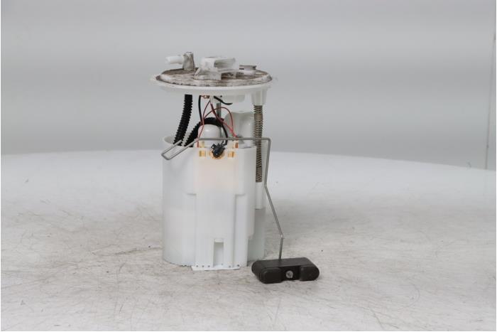 Gebruikte Tank element Pomp Renault Megane IV Estate (RFBK) 1.2 Energy TCE 130 Prijs € 70,00 Margeregeling aangeboden door Snuverink Autodemontage