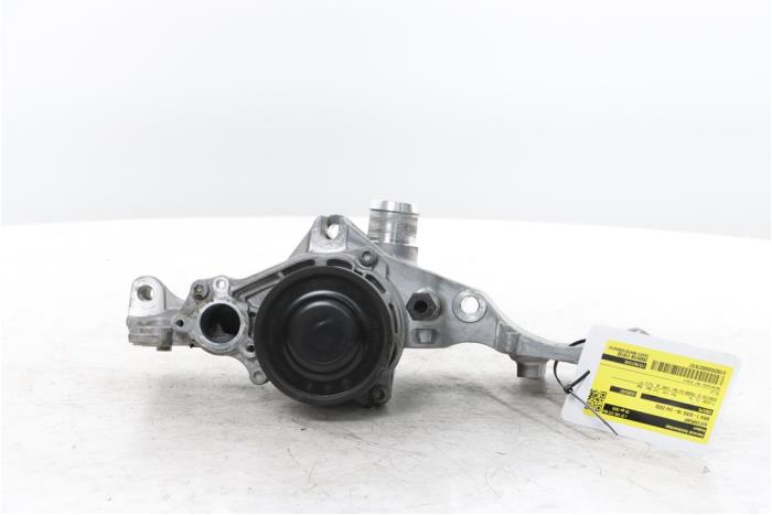 Gebruikte Waterpomp BMW 1 serie (F40) 118i 1.5 TwinPower 12V Prijs € 100,00 Margeregeling aangeboden door Snuverink Autodemontage