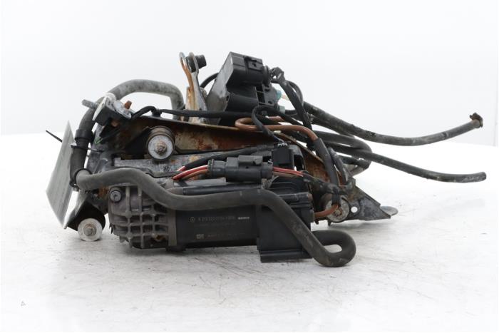 Gebruikte Compressor Mercedes GLC AMG (X253) Prijs € 375,00 Margeregeling aangeboden door Snuverink Autodemontage