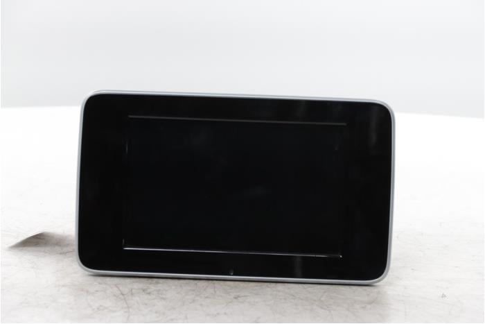 Gebruikte Display Interieur Mercedes C (W205) C-180 1.6 16V Prijs € 55,00 Margeregeling aangeboden door Snuverink Autodemontage