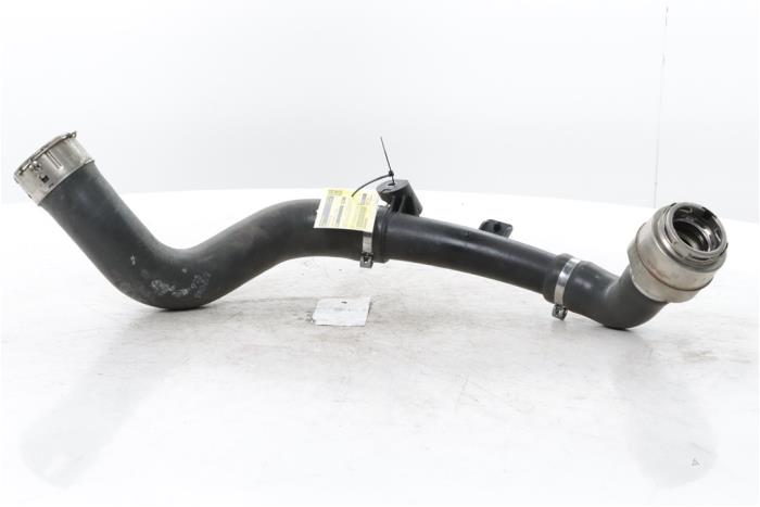 Gebruikte Intercooler Slang Renault Arkana (RJLL) 1.3 Mild Hybrid 160 16V Prijs € 95,00 Margeregeling aangeboden door Snuverink Autodemontage