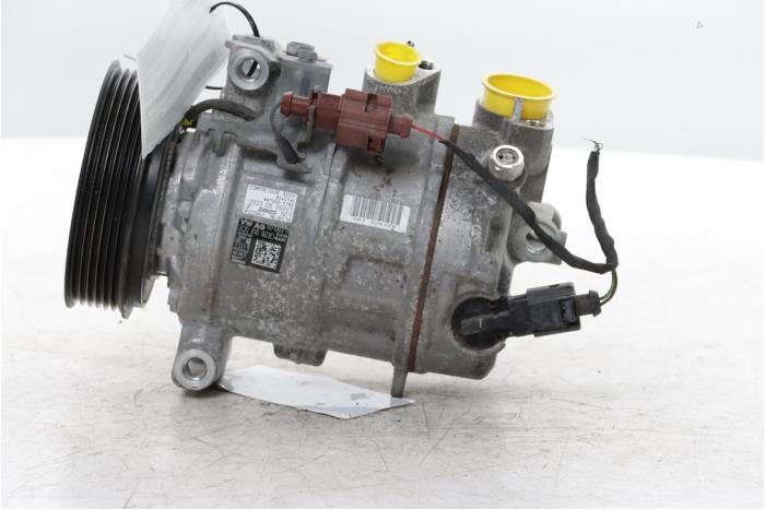 Gebruikte Aircopomp Volkswagen Polo VI (AW1) 1.0 TSI 12V Prijs € 125,00 Margeregeling aangeboden door Snuverink Autodemontage