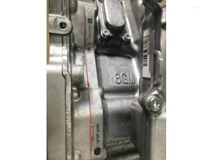 Versnellingsbak van een Peugeot 308 SW (F4/FC/FN/FR) 1.6 16V HYbrid 180 e-EAT8 2025