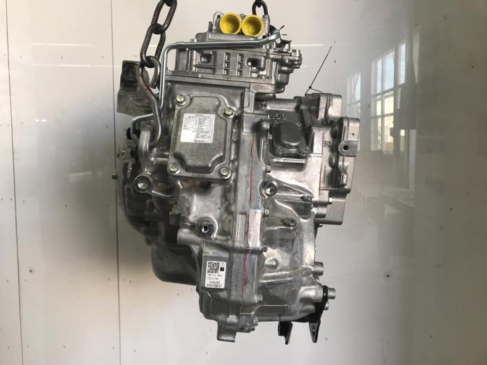 Versnellingsbak van een Peugeot 308 SW (F4/FC/FN/FR) 1.6 16V HYbrid 180 e-EAT8 2025