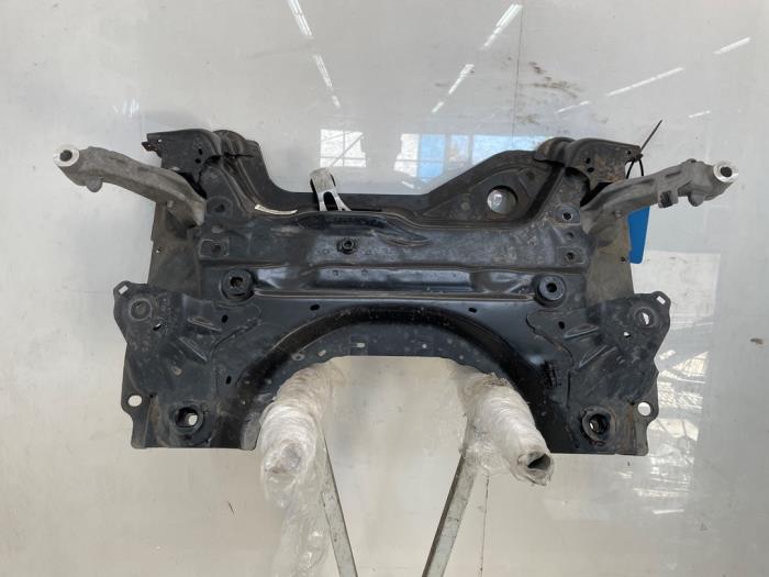 Gebruikte Subframe Peugeot 3008 II (M4/MC/MJ/MR) 1.2 12V e-THP PureTech 130 Prijs € 200,00 Margeregeling aangeboden door Snuverink Autodemontage
