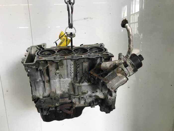 Gebruikte Motor Onderblok Peugeot 3008 II (M4/MC/MJ/MR) 1.6 16V HYbrid 225 Prijs € 574,75 Inclusief btw aangeboden door Snuverink Autodemontage