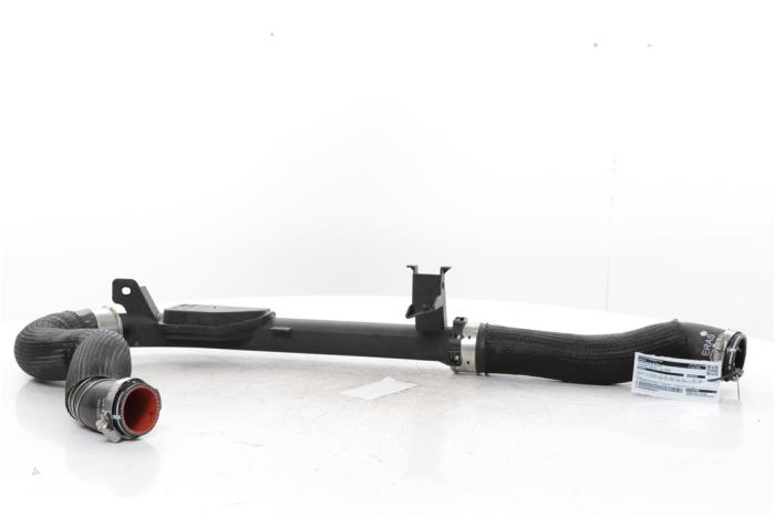 Gebruikte Intercooler Slang Peugeot 308 SW (F4/FC/FN/FR) 1.6 16V HYbrid 180 e-EAT8 Prijs € 48,40 Inclusief btw aangeboden door Snuverink Autodemontage