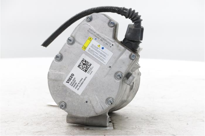 Gebruikte Aircopomp Volvo EX30 Twin Motor Performance 69 kWh Prijs € 590,00 Margeregeling aangeboden door Snuverink Autodemontage
