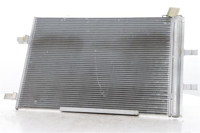 Gebruikte Airco Condensor Renault Rafale (DHN) 1.2 E-Tech full hybrid 200 Prijs € 425,00 Margeregeling aangeboden door Snuverink Autodemontage