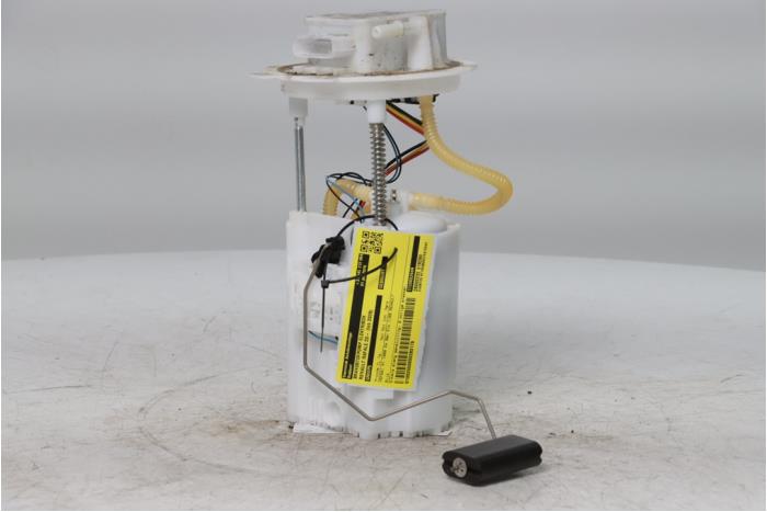 Gebruikte Tank element Pomp Renault Rafale (DHN) 1.2 E-Tech full hybrid 200 Prijs € 180,00 Margeregeling aangeboden door Snuverink Autodemontage