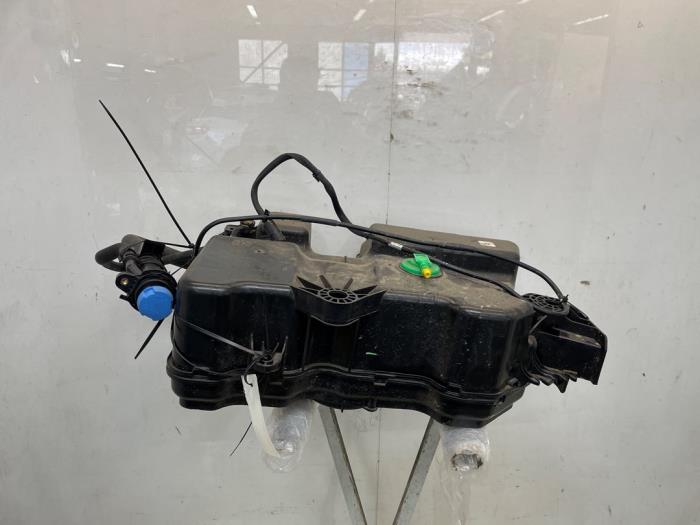 Gebruikte Adblue tank Fiat Scudo 2.0 Multijet 145 Prijs € 272,25 Inclusief btw aangeboden door Snuverink Autodemontage