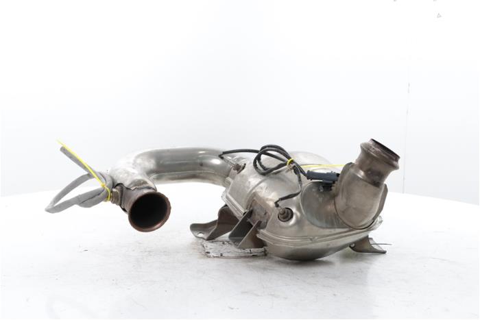 Gebruikte Katalysator Opel Vivaro 2.0 Diesel 145 Prijs op aanvraag aangeboden door Snuverink Autodemontage