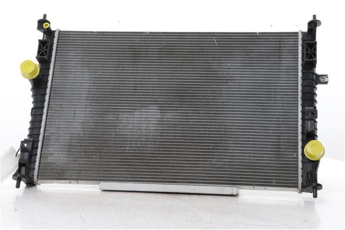 Gebruikte Radiateur Opel Vivaro 2.0 Diesel 145 Prijs € 90,75 Inclusief btw aangeboden door Snuverink Autodemontage