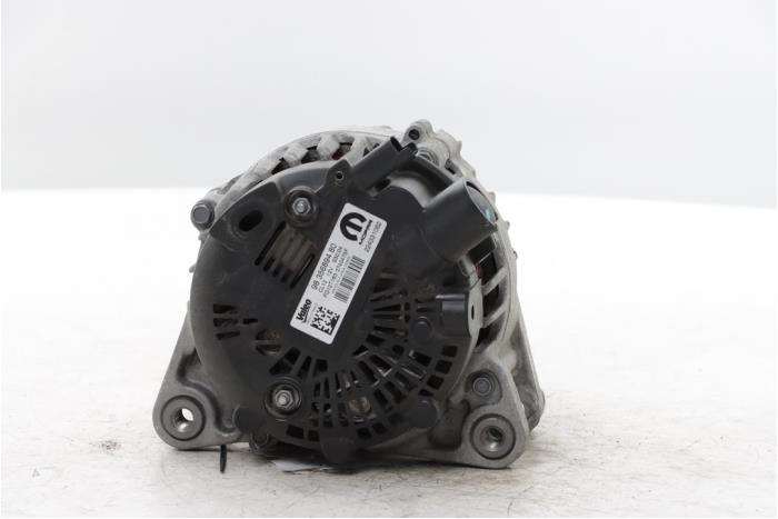 Gebruikte Dynamo Citroen C3 (CB/CC) 1.2 PureTech 100 Prijs € 75,00 Margeregeling aangeboden door Snuverink Autodemontage