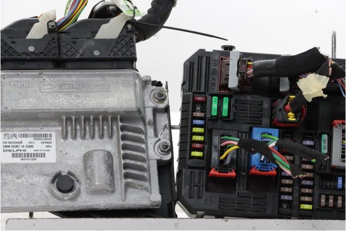 Gebruikte Computer Motormanagement Opel Vivaro 2.0 Diesel 145 Prijs € 423,50 Inclusief btw aangeboden door Snuverink Autodemontage