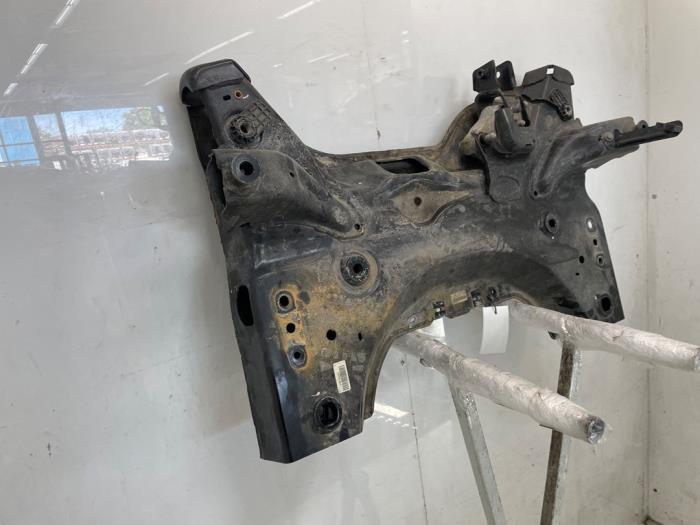 Subframe van een Opel Vivaro 2.0 Diesel 145 2024