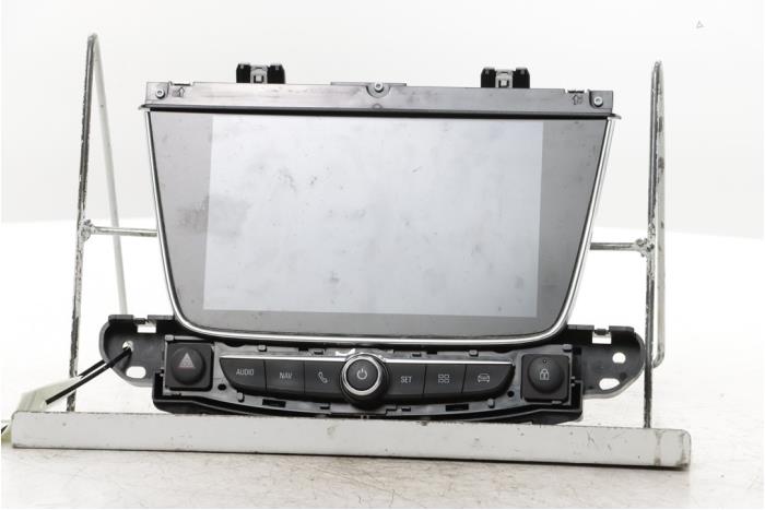 Gebruikte Display Interieur Opel Crossland (X) 1.6 CDTi 100 Prijs € 275,00 Margeregeling aangeboden door Snuverink Autodemontage