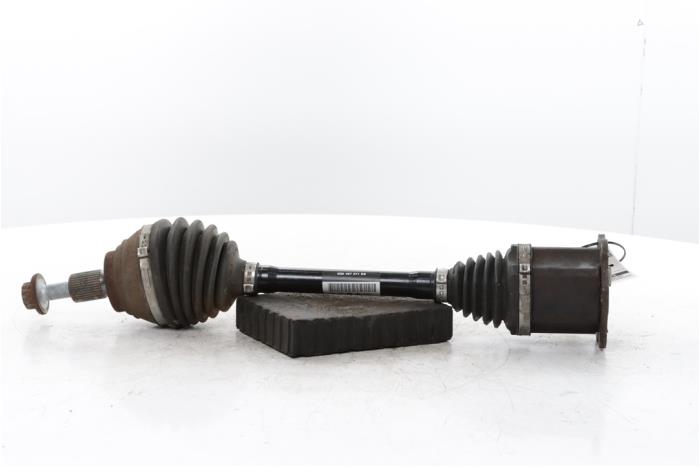 Gebruikte Aandrijfas links-voor Volkswagen T-Roc I 1.0 TSI 12V BlueMotion Prijs € 211,75 Inclusief btw aangeboden door Snuverink Autodemontage