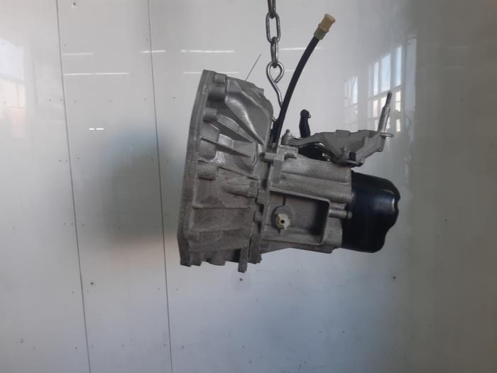 Gebruikte Versnellingsbak Renault Captur I (2R) 0.9 Energy TCE 12V Prijs € 750,00 Margeregeling aangeboden door Snuverink Autodemontage