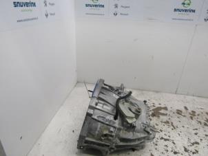 Gebruikte Versnellingsbak Renault Megane III Coupe (DZ) 2.0 16V TCe 180 Prijs € 249,98 Margeregeling aangeboden door Snuverink Autodemontage