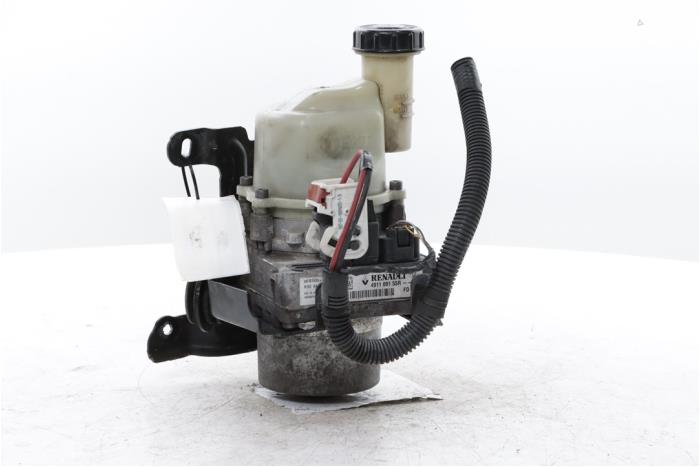 Gebruikte Servopomp Renault Express 1.5 dCi 75 Prijs op aanvraag aangeboden door Snuverink Autodemontage