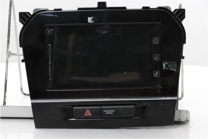 Gebruikte Display Interieur Suzuki Vitara (LY/MY) 1.4 S Turbo 16V AllGrip Prijs € 425,00 Margeregeling aangeboden door Snuverink Autodemontage