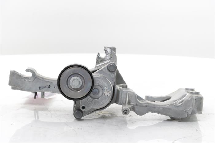 Gebruikte Dynamosteun boven Fiat 600 (365) 1.2 Hybrid 145 Prijs op aanvraag aangeboden door Snuverink Autodemontage