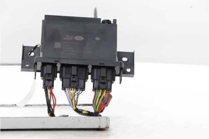 Gebruikte Module Trekhaak Landrover Defender II 2.0 16V P300e Prijs op aanvraag aangeboden door Snuverink Autodemontage