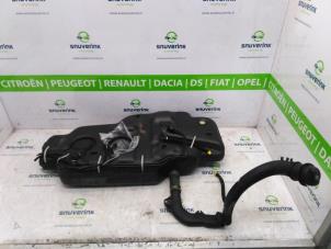 Gebruikte Tank Citroen C8 (EA/EB) 2.0 HDi 16V Prijs € 68,62 Margeregeling aangeboden door Snuverink Autodemontage