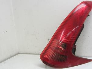 Gebruikte Achterlicht rechts Peugeot 206 SW (2E/K) 2.0 HDi Prijs € 10,33 Margeregeling aangeboden door Snuverink Autodemontage