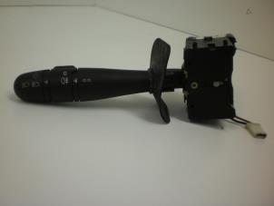 Gebruikte Licht Schakelaar Renault Kangoo Express (FC) 1.5 dCi 68 Prijs € 10,33 Margeregeling aangeboden door Snuverink Autodemontage