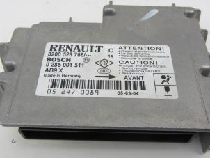 Gebruikte Airbag Module Renault Clio III (BR/CR) 1.5 dCi 85 Prijs € 10,33 Margeregeling aangeboden door Snuverink Autodemontage
