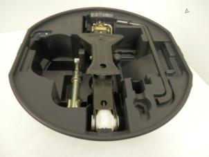 Gebruikte Krik Citroen C3 (FC/FL/FT) 1.4 Prijs € 10,33 Margeregeling aangeboden door Snuverink Autodemontage