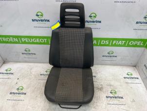 Gebruikte Voorstoel links Peugeot J5 Prijs € 100,00 Margeregeling aangeboden door Snuverink Autodemontage