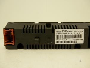 Gebruikte Display Interieur Peugeot 207/207+ (WA/WC/WM) 1.6 16V VTRi Prijs € 30,00 Margeregeling aangeboden door Snuverink Autodemontage