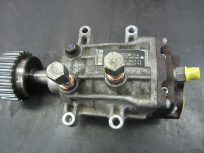 Gebruikte Brandstofpomp Mechanisch Renault Vel Satis (BJ) 3.0 dCi V6 24V Prijs € 103,49 Margeregeling aangeboden door Snuverink Autodemontage