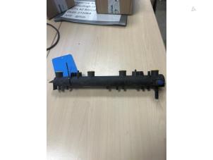 Gebruikte Injector brug Peugeot 206 (2A/C/H/J/S) 1.4 16V Prijs € 10,33 Margeregeling aangeboden door Snuverink Autodemontage