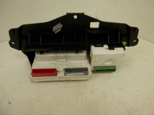 Gebruikte Display Interieur Renault Scénic I (JA) 2.0 16V IDE Prijs € 10,33 Margeregeling aangeboden door Snuverink Autodemontage