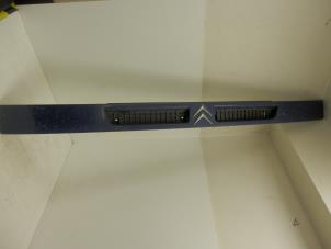 Gebruikte Grille Citroen Jumper (23) 2.5 TD 12V Prijs € 10,33 Margeregeling aangeboden door Snuverink Autodemontage