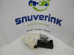 Gebruikte Raammotor Portier Peugeot 407 (6D) 1.6 HDi 16V Prijs € 34,99 Margeregeling aangeboden door Snuverink Autodemontage
