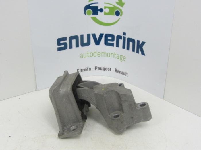 Gebruikte Motorsteun Renault Twingo II (CN) 1.2 Prijs € 29,99 Margeregeling aangeboden door Snuverink Autodemontage