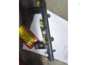 Gebruikte Verstuiver brug Citroen C3 (FC/FL/FT) 1.1 Prijs € 10,33 Margeregeling aangeboden door Snuverink Autodemontage