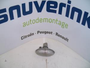 Gebruikte Clignoteur rechts Peugeot 206 Prijs € 15,00 Margeregeling aangeboden door Snuverink Autodemontage