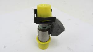 Gebruikte Injector (benzine injectie) Peugeot 106 II 1.6 GTi 16V Prijs € 10,33 Margeregeling aangeboden door Snuverink Autodemontage