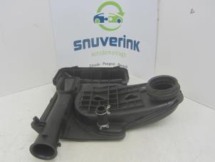 Gebruikte Luchtfilterhuis Peugeot 107 1.0 12V Prijs € 25,00 Margeregeling aangeboden door Snuverink Autodemontage