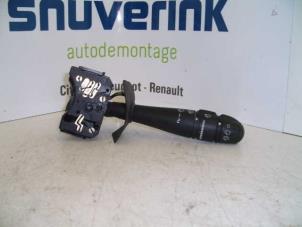 Gebruikte Ruitenwis Schakelaar Renault Scénic I (JA) 1.6 16V Prijs op aanvraag aangeboden door Snuverink Autodemontage